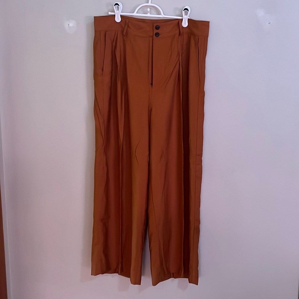 NWT cropped wide legged trouser